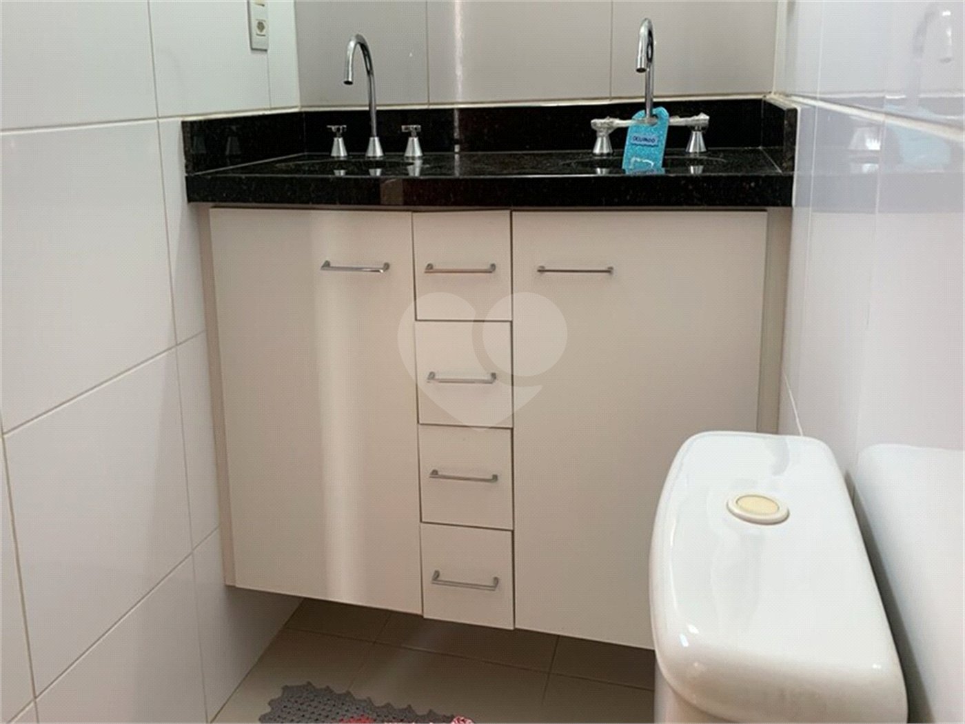 Casa à venda com 3 quartos, sendo 1 suíte, no condomínio Residencial Belle Ville Itaycy, Indaiatuba - SP
