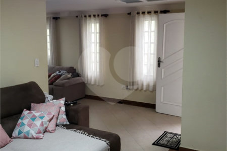 Casa à venda com 6 quartos, sendo 3 suítes, em Alto Ipiranga, Mogi das Cruzes, SP