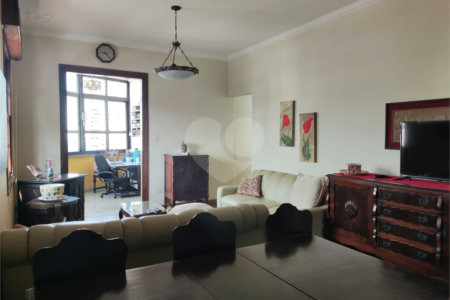 Apartamento para venda e locação na Aclimação de 108m² com 2 dormitórios e 2 banheiros, varanda