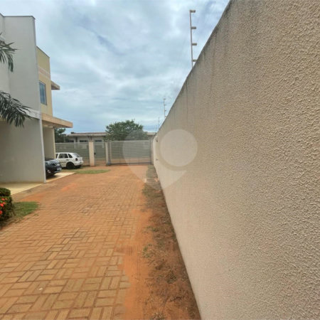 Sobrado à venda com 3 quartos, sendo 1 suíte, em Jardim Brasília, Três Lagoas, MS