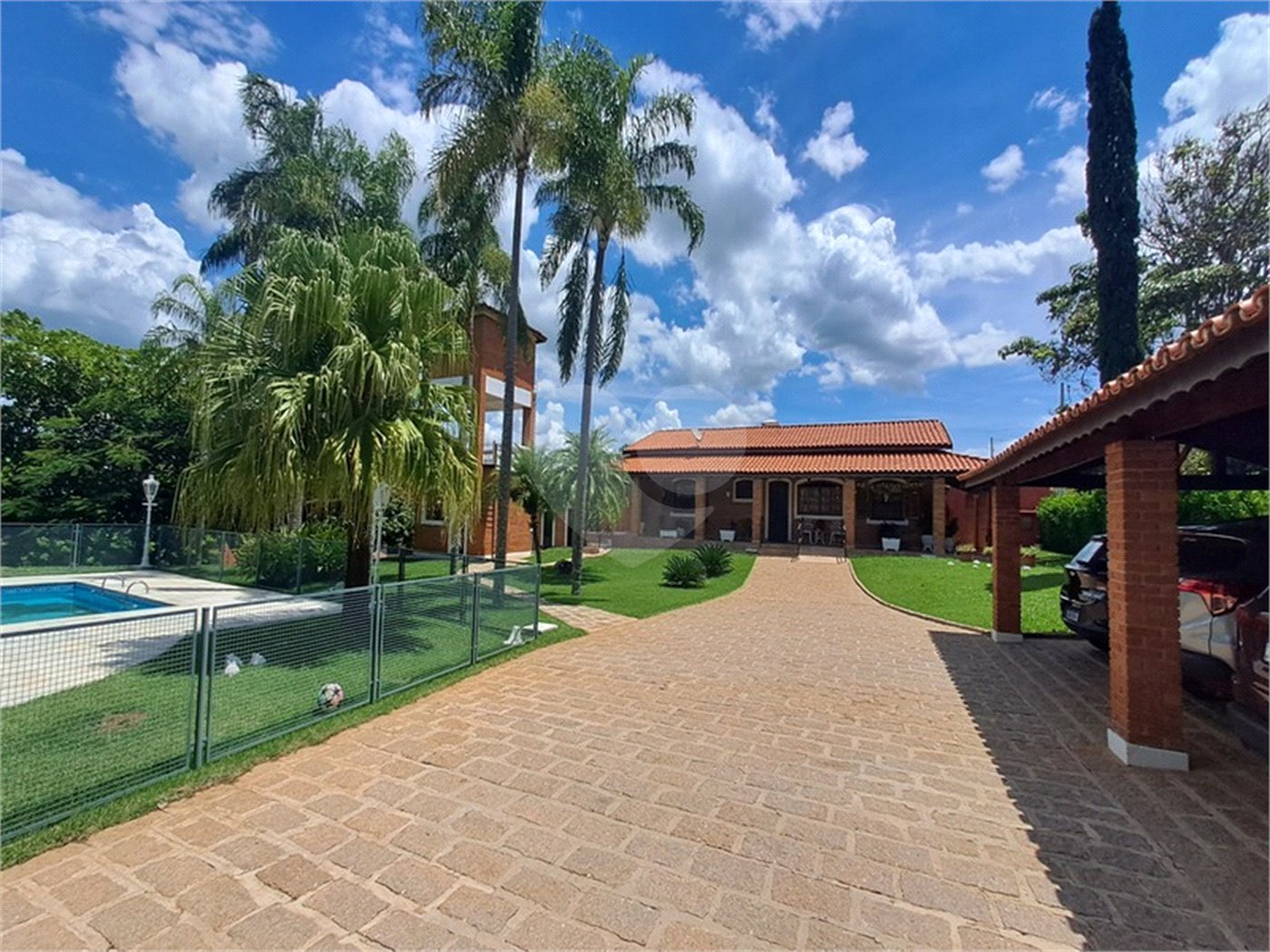 Casa à venda com 3 quartos, sendo 1 suíte, no condomínio Residencial Vale das Laranjeiras, Indaiatuba - SP