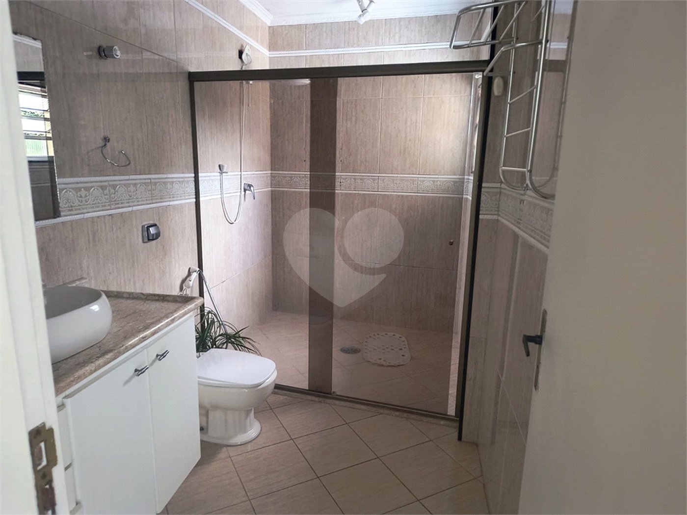 Sobrado à venda com 3 quartos, sendo 1 suíte,  em Vila Palmeiras, São Paulo, SP