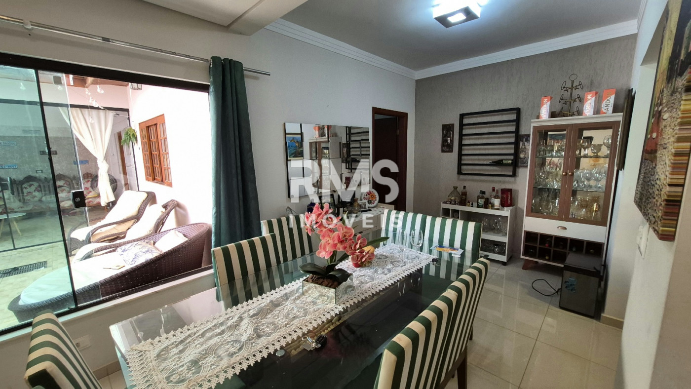 Casa à venda com 3 suítes no condomínio Granja Olga II, Sorocaba - SP