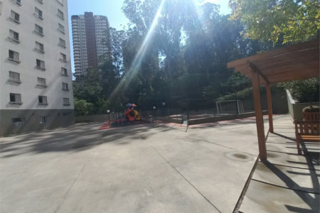 Apartamento à venda com 3 quartos, sendo 1 suíte,  em Vila Andrade, São Paulo, SP