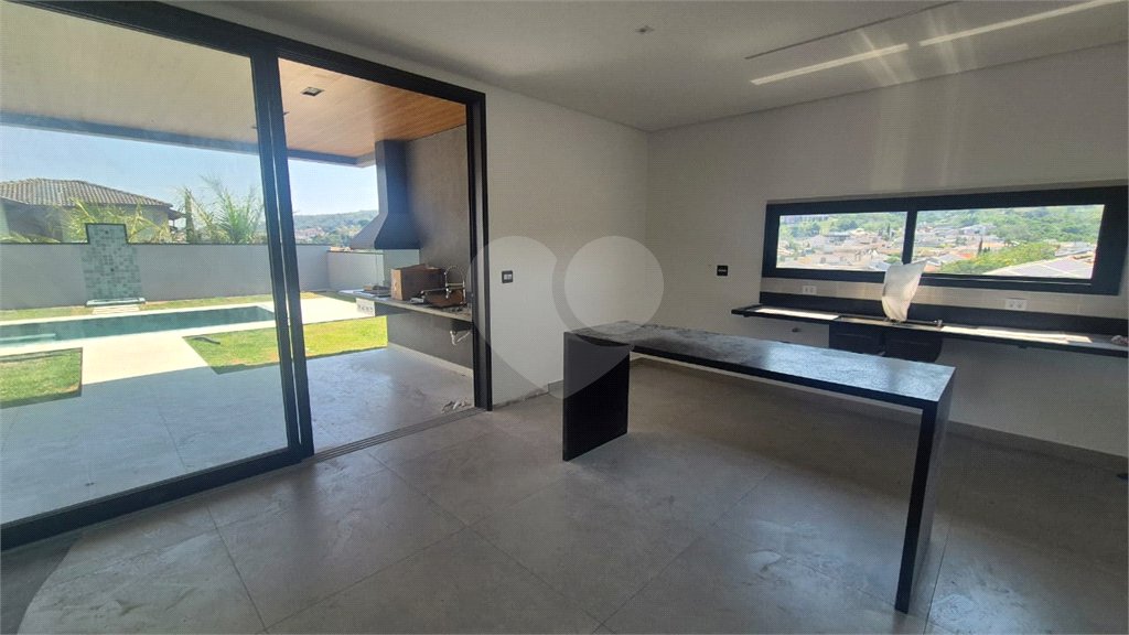 Casa à venda com 3 suítes no condomínio Recanto dos Paturis, Vinhedo - SP