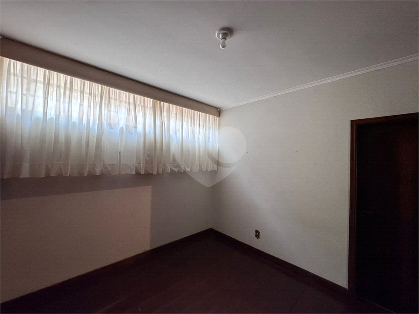 Sobrado à venda com 4 quartos, sendo 3 suítes, em Jardim América, Ribeirão Preto, SP
