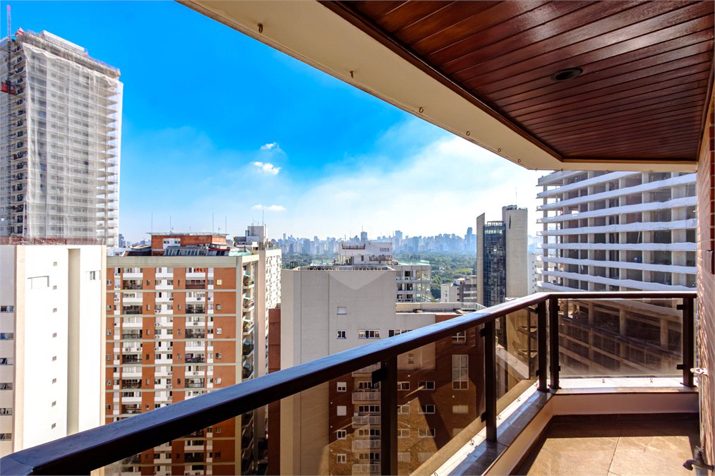 Apartamento à venda ou para alugar com 3 suítes em Itaim Bibi, São Paulo, SP