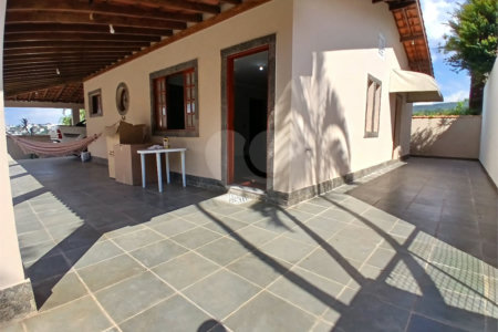 Casa à venda com 5 quartos, sendo 3 suítes, em Vila Santista, Atibaia, SP