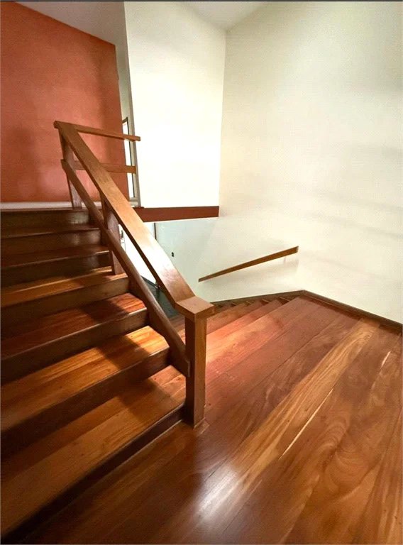Casa à venda com 5 quartos, sendo 3 suítes,  em Jardim Leonor, São Paulo, SP