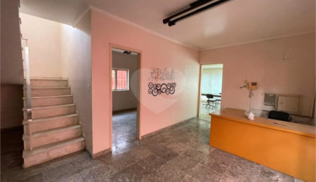 Sobrado à venda com 4 quartos, sendo 1 suíte,  em Vila Congonhas, São Paulo, SP