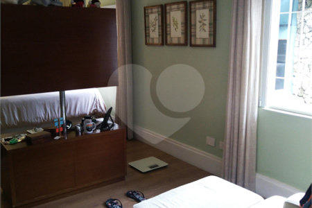 Casa à venda com 4 quartos, sendo 3 suítes, em Vila Tramontano, São Paulo, SP
