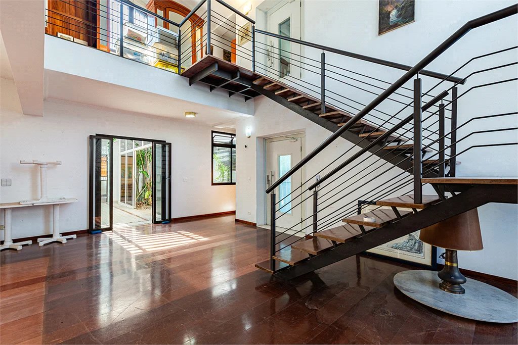 Casa à venda com 6 quartos, sendo 4 suítes, em Butantã, São Paulo, SP