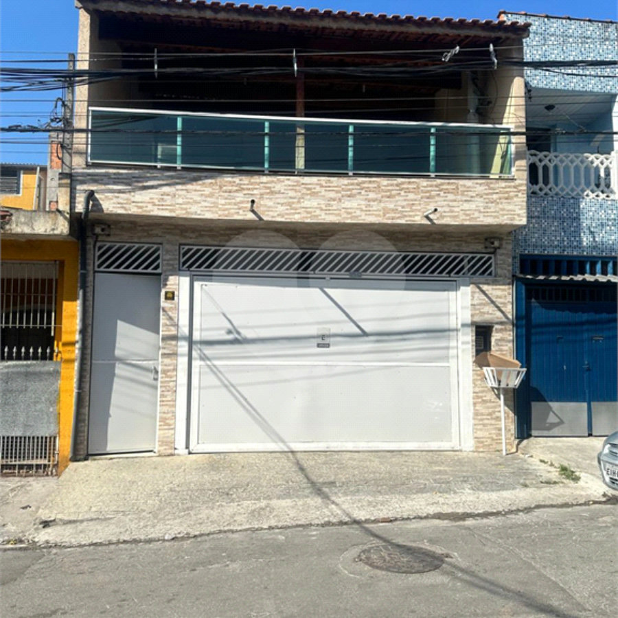 Sobrado à venda com 4 quartos em Jardim Luciana, Itaquaquecetuba, SP