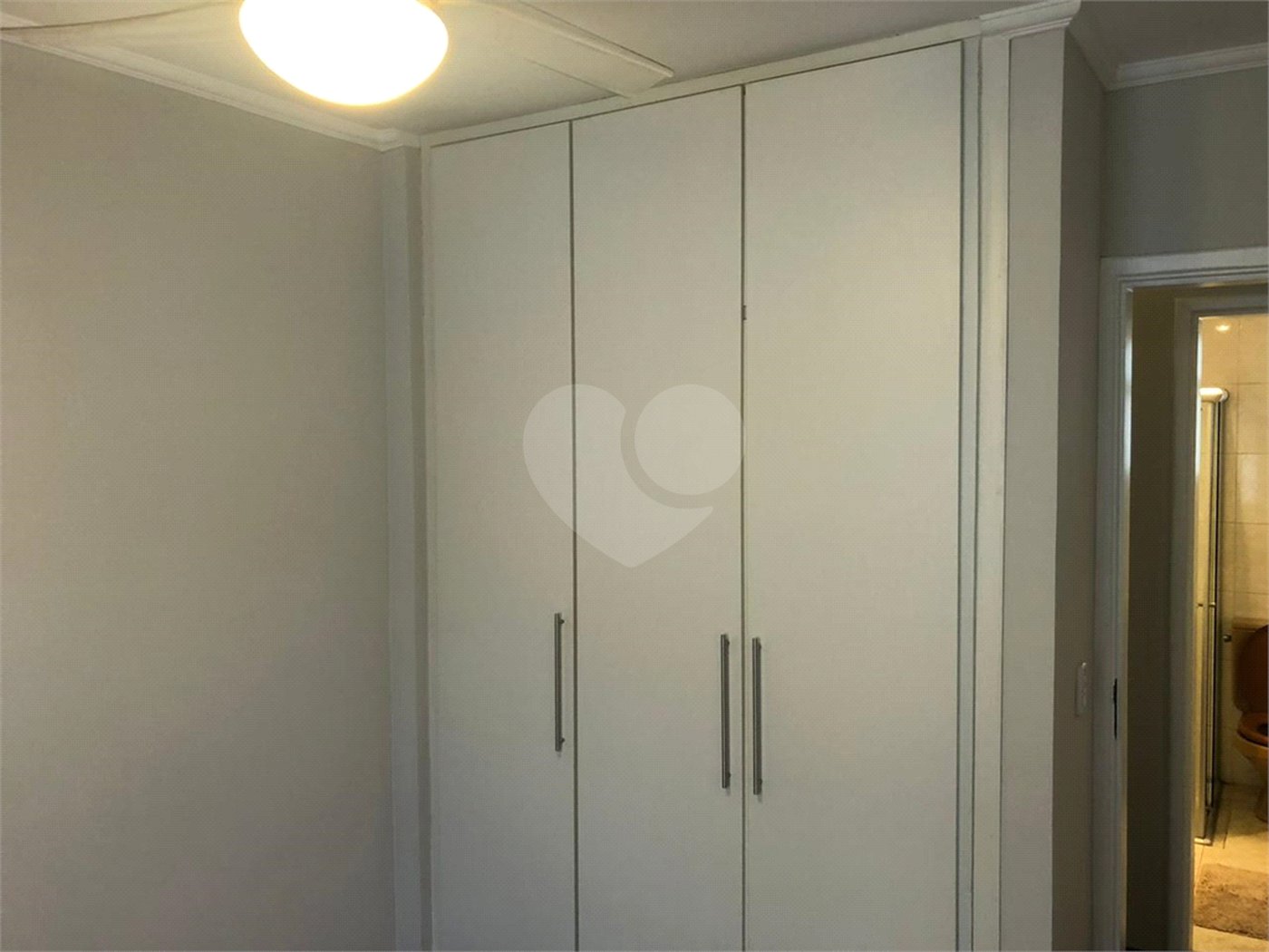 Apartamento à venda com 2 quartos, sendo 1 suíte,  em Vila Olímpia, São Paulo, SP