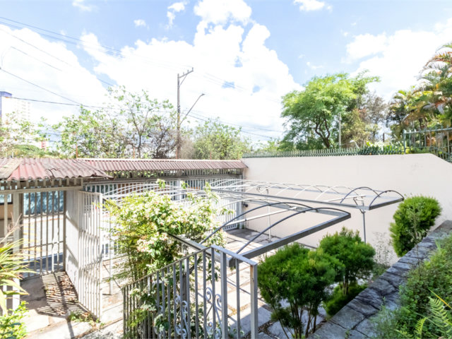 Sobrado à venda com 4 quartos, sendo 1 suíte,  em Chácara Monte Alegre, São Paulo, SP