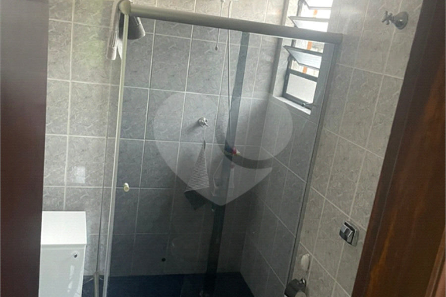 Sobrado à venda com 4 quartos, sendo 1 suíte, em Tremembé, São Paulo, SP