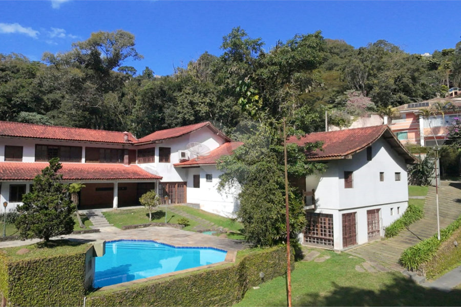 Casa à venda ou para alugar com 4 suítes no condomínio Parque Imperial da Cantareira, Mairiporã - SP