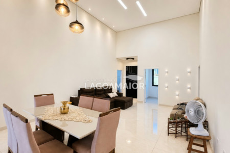 Casa à venda com 3 quartos, sendo 3 suítes, no condomínio Residencial Costa Leste, Três Lagoas - MS