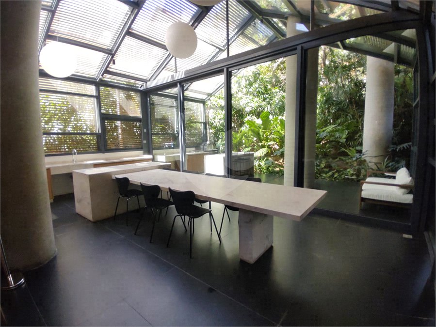 Apartamento à venda ou para alugar com 1 suíte em Jardim das Bandeiras, São Paulo, SP