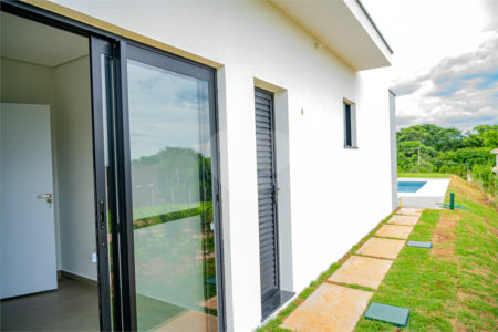 Casa à venda com 3 suítes no condomínio Village Saint Charbel, Araçoiaba da Serra - SP