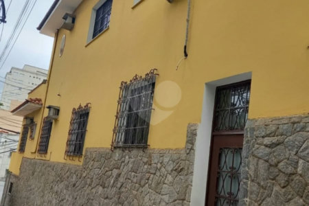 Sobrado comercial para locação em Perdizes | 160m² | 2 Andares | 7 Salas
