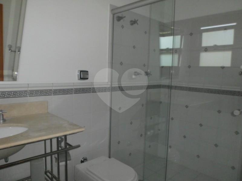 Casa à venda com 4 suítes no condomínio Jardim das Azaléias, São Paulo - SP