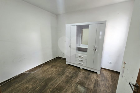 Sobrado à venda com 3 quartos, sendo 1 suíte,  em Vila Nivi, São Paulo, SP