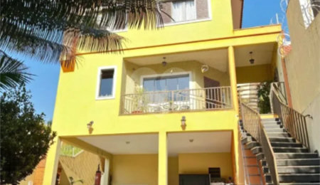 Sobrado à venda com 5 quartos, sendo 1 suíte, em Tremembé, São Paulo, SP