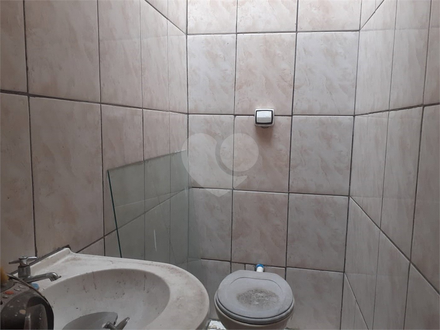 Sobrado à venda com 6 quartos, sendo 1 suíte,  em Jardim Las Vegas, Guarulhos, SP