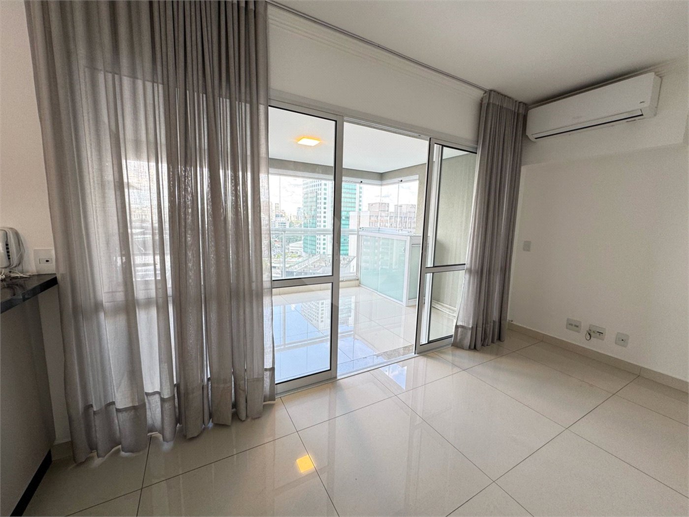 Apartamento à venda com 3 quartos, sendo 1 suíte, em Pinheiros, São Paulo, SP