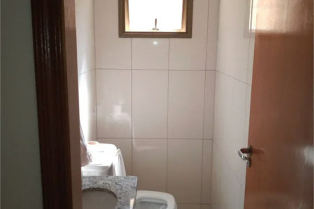 Casa à venda com 3 quartos, sendo 1 suíte, em Jardim Pirajussara, São Paulo, SP