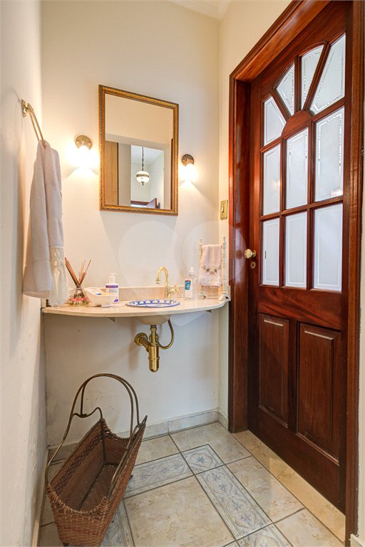 Casa à venda com 3 quartos, sendo 1 suíte, em Alto da Boa Vista, São Paulo, SP