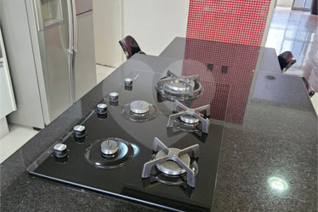 Apartamento à venda com 3 quartos, sendo 1 suíte,  em Itaim Bibi, São Paulo, SP