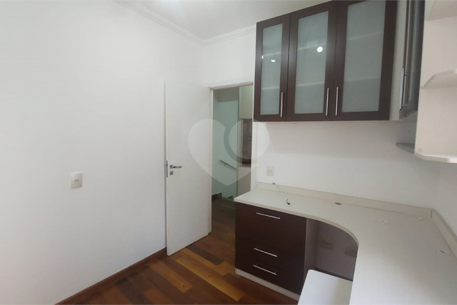 Casa para alugar com 3 quartos, sendo 1 suíte, no condomínio Santanna, São Paulo - SP