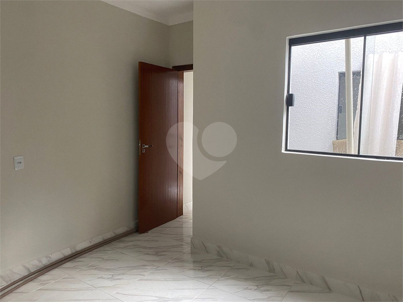 Casa de Vila à venda com 2 quartos em Jardim Santa Marta, Sorocaba, SP