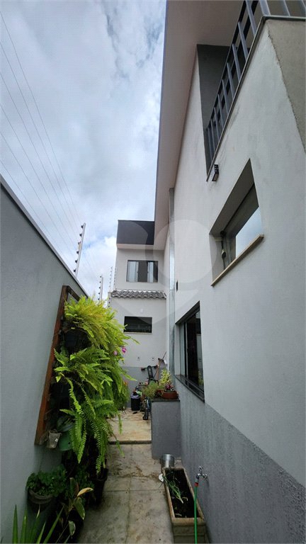 Sobrado à venda com 4 quartos, sendo 2 suítes, em Jardim Botânico, Araraquara, SP