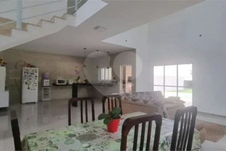 Casa à venda com 3 suítes no condomínio Villa D' Oro, Vinhedo - SP