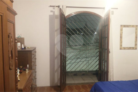 Sobrado à venda com 3 quartos em Parada Inglesa, São Paulo, SP