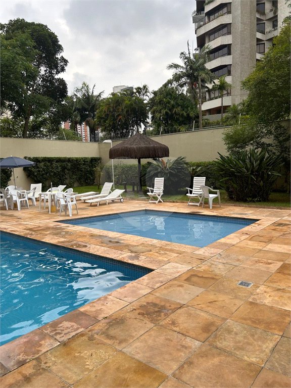 Apartamento à venda com 2 quartos, sendo 1 suíte,  em Paraíso do Morumbi, São Paulo, SP