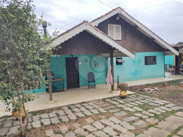 Casa à venda com 5 quartos, sendo 2 suítes,  no condomínio Cinco Lagos Portaria Ii, Mairiporã - SP