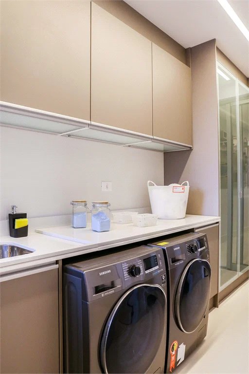 Apartamento à venda com 4 suítes em Real Parque, São Paulo, SP