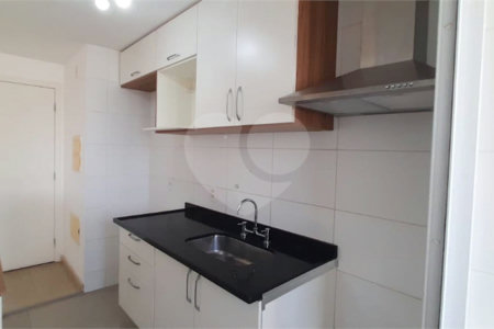 Apartamento à venda com 2 quartos em Vila Anastácio, São Paulo, SP