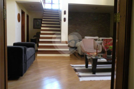Casa à venda ou para alugar com 5 suítes em Parque dos Príncipes, São Paulo, SP