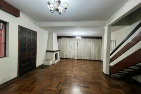 Casa à venda com 4 quartos, sendo 1 suíte, em Vila Mascote, São Paulo, SP