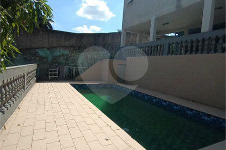 Casa à venda com 4 quartos, sendo 1 suíte, no condomínio Shangri-la, Atibaia - SP