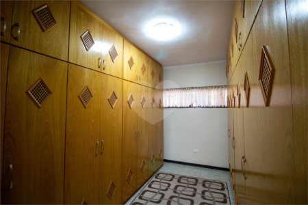 Sobrado à venda com 5 quartos, sendo 3 suítes, no Centro, São Roque, SP