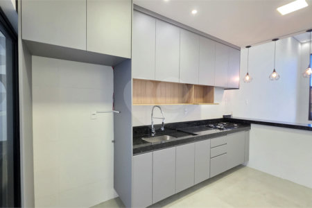 Casa à venda com 3 quartos, sendo 1 suíte, no condomínio Horto Florestal Villagio, Sorocaba - SP