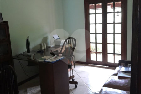 Chácara à venda com 4 quartos, sendo 1 suíte,  em Vila Dom Pedro, Atibaia, SP
