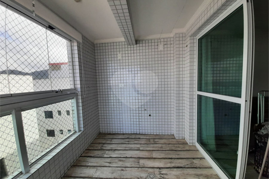 Apartamento à venda com 2 quartos, sendo 1 suíte,  no Centro, Mongaguá, SP