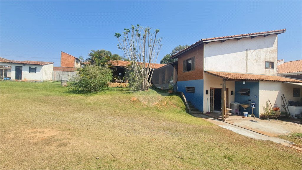 Chácara à venda com 3 quartos, sendo 1 suíte, em Vila Reis, Itapetininga, SP
